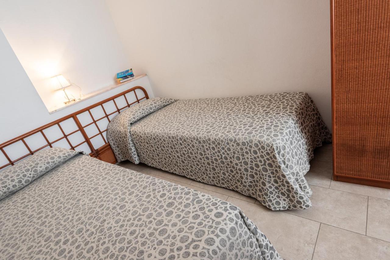 Hotel Il Delfino 산빈첸초 외부 사진