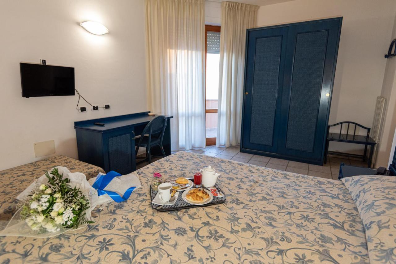 Hotel Il Delfino 산빈첸초 외부 사진