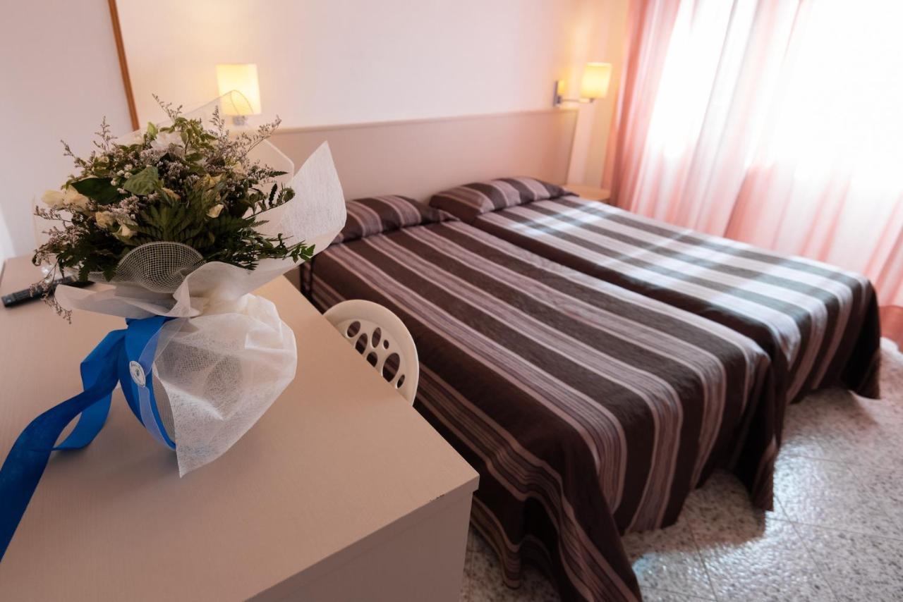 Hotel Il Delfino 산빈첸초 외부 사진