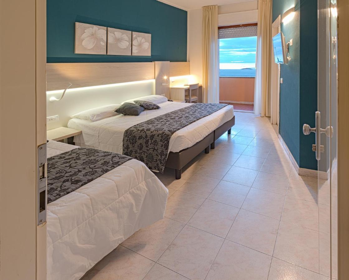 Hotel Il Delfino 산빈첸초 외부 사진