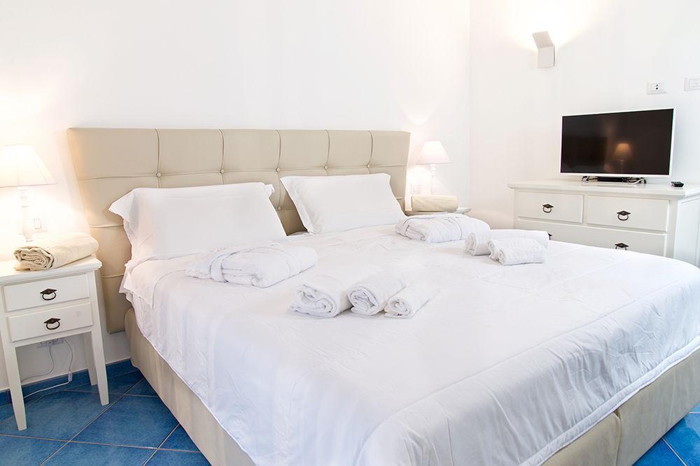 Hotel Il Delfino 산빈첸초 외부 사진