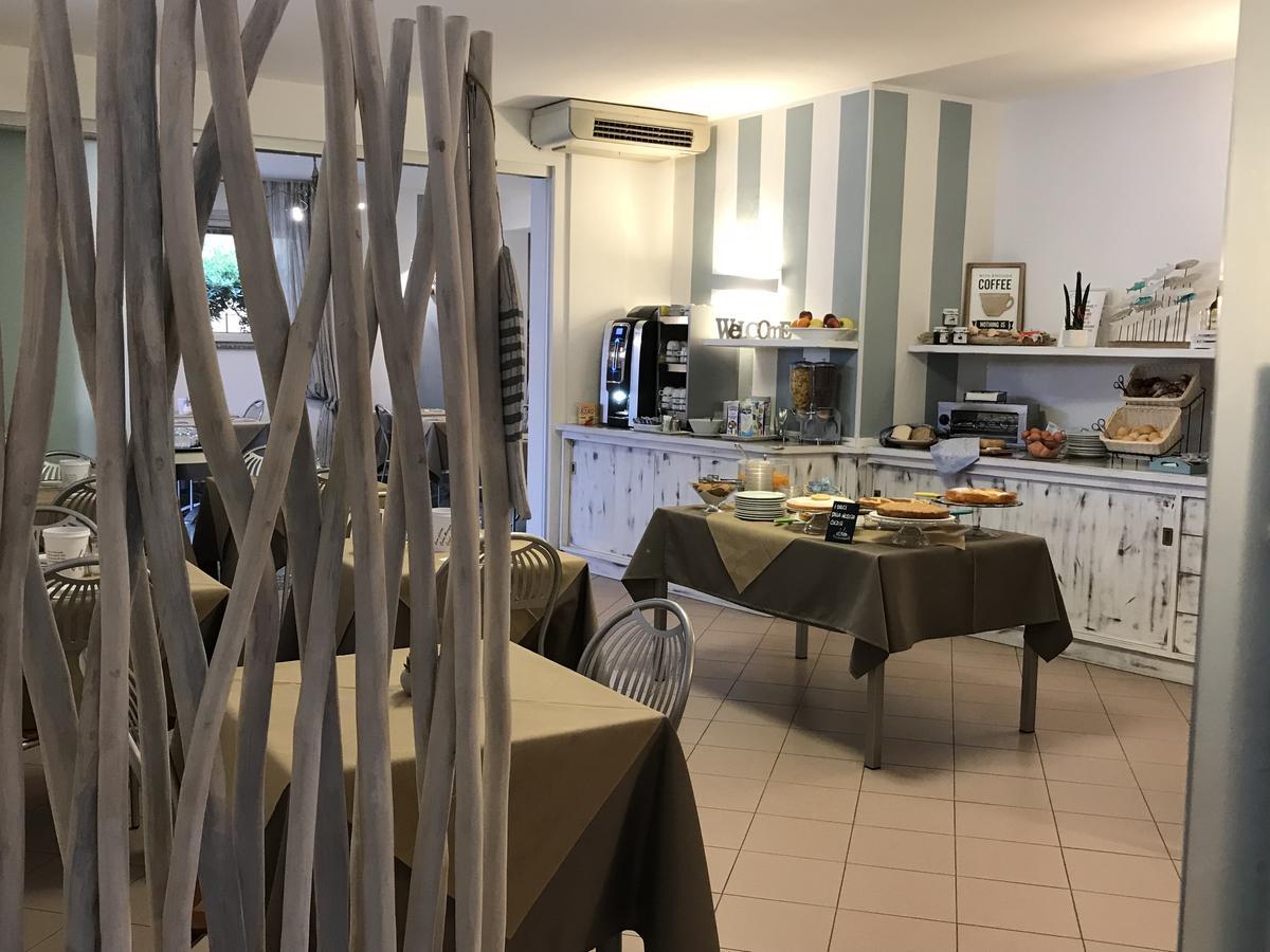 Hotel Il Delfino 산빈첸초 외부 사진