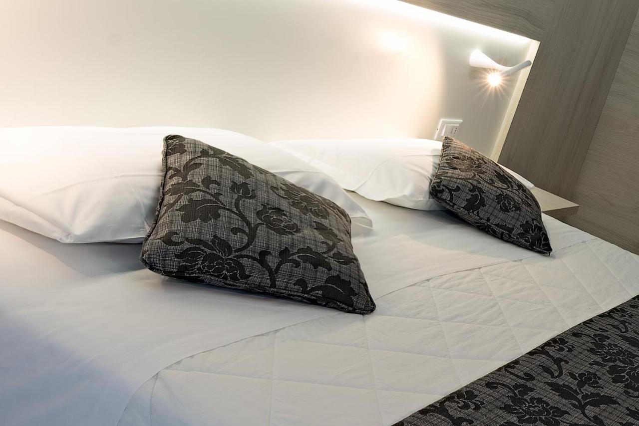 Hotel Il Delfino 산빈첸초 외부 사진